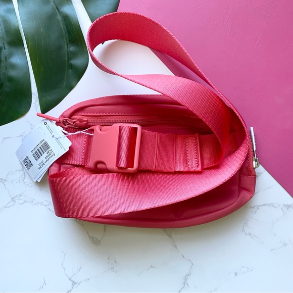 Lululemon Pale Raspberry Everywhere Belt Bag - Picture 2 of 3